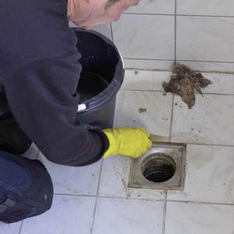 Haiseva lattiakaivo: Puhdista kaivo kokonaan, kun kerran aloitit Haiseva lattiakaivo: Puhdista kaivo kokonaan, kun kerran aloitit